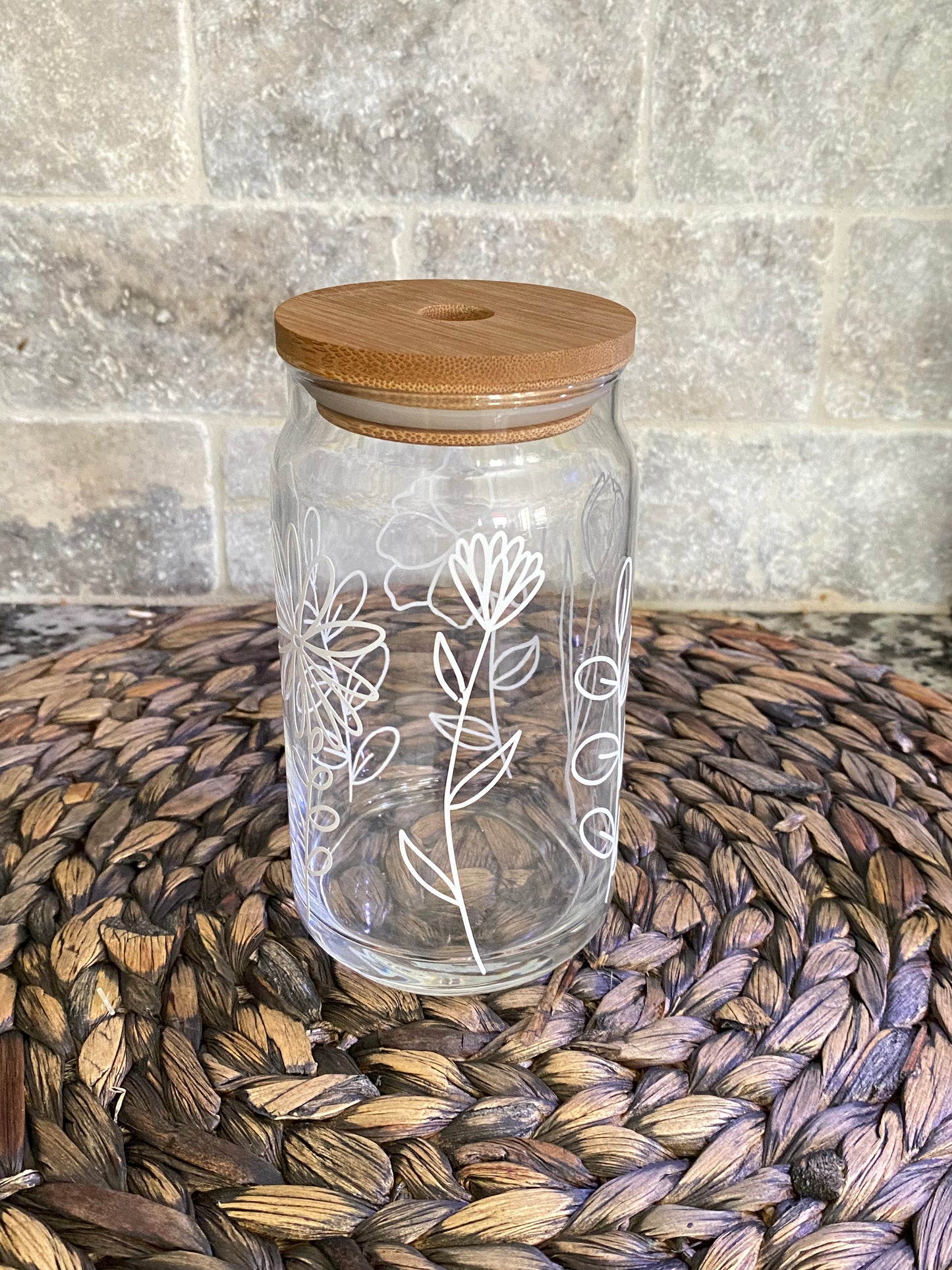 Vaso de lata floral blanco primavera